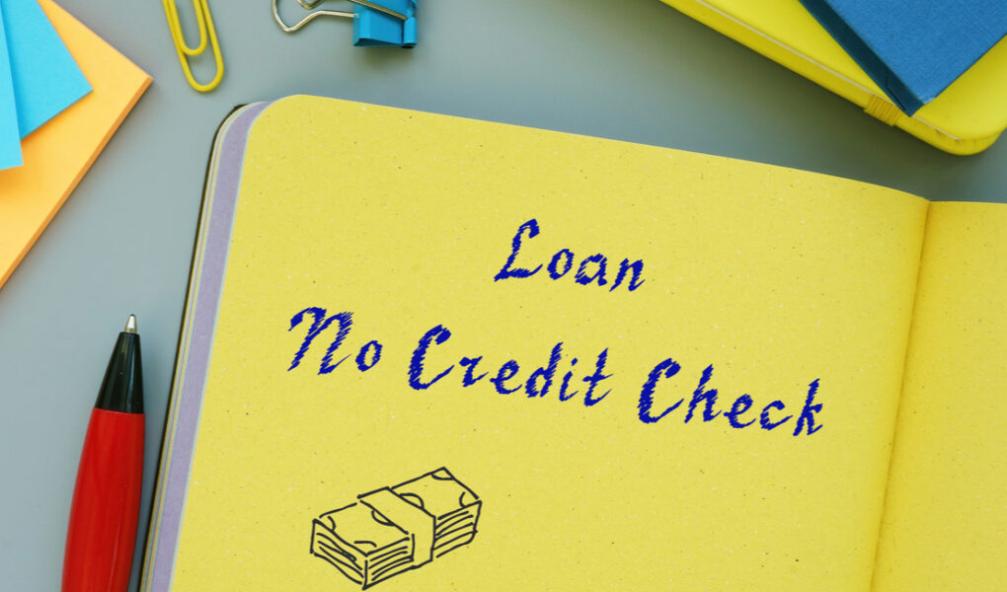 Comment puis-je obtenir de l'aide si j'ai du mal à rembourser ma dette de prêt sur salaire ?